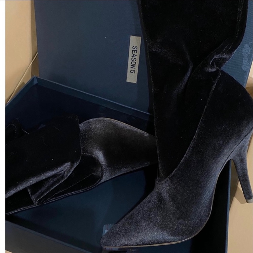 HOST PICK 🎉  Yeezy Season 5 velvet sock bootie - Picture 5 of 5